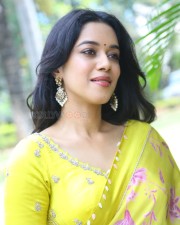 Actress Mirnalini Ravi at Love Guru Movie Press Meet Pictures 34