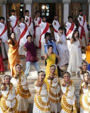 Aranmanai 3 Lojakku Mojakku Song Photos 03