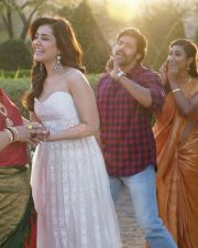 Aranmanai 3 Lojakku Mojakku Song Photos 08