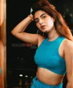 Ek Villain Returns Actress Karishma Sharma Sexy Pictures 01