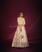 Elegant Genelia Deshmukh in a Traditional Chanderi Silk Ivory Kurta with a Matching Lehenga Photos 04