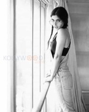 Gorgeous Model Karishma Sharma Photos 05