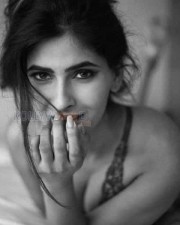 Gorgeous Model Karishma Sharma Photos 10