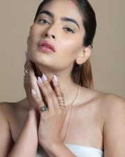 Racy Karishma Sharma Pic 01