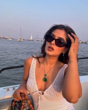 Ragini MMS Returns Actress Karishma Sharma Sexy Pictures 03