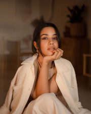 Romeo Heroine Mirnalini Ravi in a White Pant and Beige Sleeveless Top Pictures 02