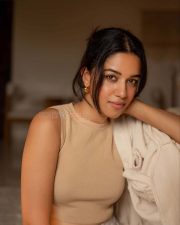 Romeo Heroine Mirnalini Ravi in a White Pant and Beige Sleeveless Top Pictures 03
