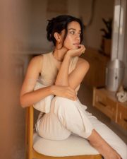 Romeo Heroine Mirnalini Ravi in a White Pant and Beige Sleeveless Top Pictures 04