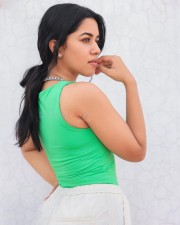 Tamil Actress Mirnalini Ravi in Green Sleeveless Top Pictures 04
