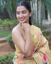 Actress Bhavana Vazhapandal at Mayalo Movie Press Meet Pictures 06