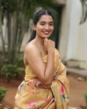Actress Bhavana Vazhapandal at Mayalo Movie Press Meet Pictures 20