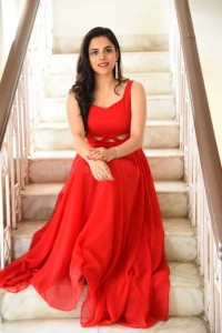 Actress Kriti Garg At 2 Hours Love Trailer Launch Photos 01