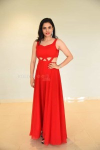 Actress Kriti Garg At 2 Hours Love Trailer Launch Photos 08