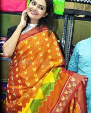 Actress Neha Deshpande At Pochampally Ikat Art Mela Photos 09
