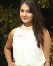 Actress Neha Deshpande Photos 08