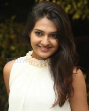 Actress Neha Deshpande Photos 15