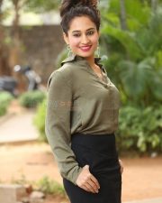 Actress Pooja Ramachandran At Devi Sri Prasad Pre release Event Photos 12