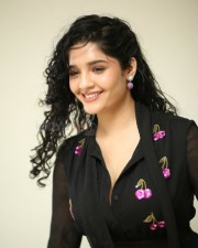 Actress Ritika Singh at In Car Movie Press Meet Pictures 01