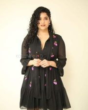Actress Ritika Singh at In Car Movie Press Meet Pictures 12
