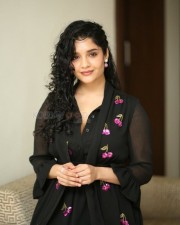 Actress Ritika Singh at In Car Movie Press Meet Pictures 24