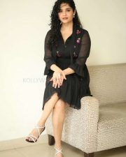 Actress Ritika Singh at In Car Movie Press Meet Pictures 26