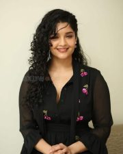 Actress Ritika Singh at In Car Movie Press Meet Pictures 30