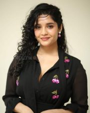 Actress Ritika Singh at In Car Movie Press Meet Pictures 35
