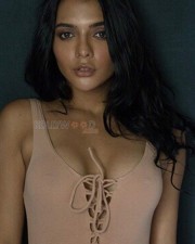 Actress Ruhi Singh Sexy Photos 04