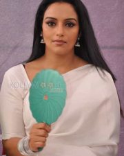 Actress Shweta Menon White Saree Stills 09