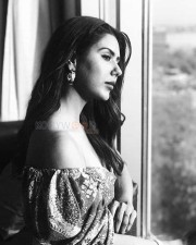 Actress Sonam Bajwa Sexy New Photos 13 Actress Sonam Bajwa Sexy New Photos 13