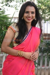 Actress Sruthi Hariharan Photos 01