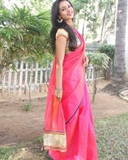 Actress Sruthi Hariharan Photos 08