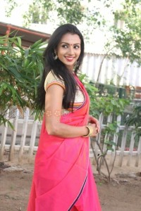 Actress Sruthi Hariharan Photos 14
