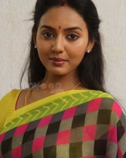 Actress Vidya Photos 14