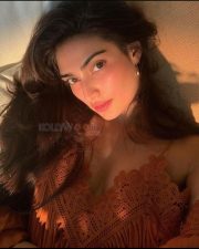 Athiya Shetty Dark Pic 01