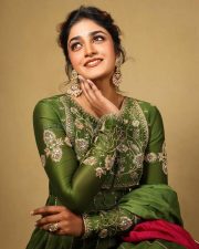Bhartha Mahasayulaku Wignyapthi Heroine Dimple Hayathi in a Green Kurta Photos 04