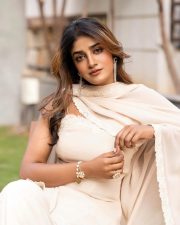 Bhartha Mahasayulaku Wignyapthi Heroine Dimple Hayathi in an Off White Sleeveless Top with a Flared Pants and Dupatta Pictures 01 Bhartha Mahasayulaku Wignyapthi Heroine Dimple Hayathi in an Off White Sleeveless Top with a Flared Pants and Dupatta Pictures 01