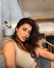 Big Chested Ketika Sharma in a Beige Crop Top Photos 01