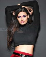 Bollywood Actress Athiya Shetty Stills 08