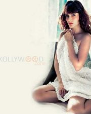 Bollywood Actress Mandana Karimi Spicy Stills 05