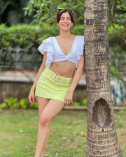 Bom Diggy Diggy Actress Sakshi Malik Sexy Photos 04