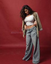Busty Ketika Sharma Navel in a White Crop Top and Blue Denim Jeans Photos 02 Busty Ketika Sharma Navel in a White Crop Top and Blue Denim Jeans Photos 02