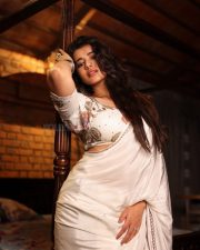 Buxom Beauty Ketika Sharma in a White Saree Pictures 06 Buxom Beauty Ketika Sharma in a White Saree Pictures 06