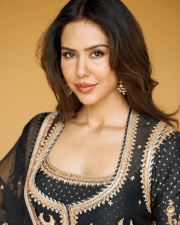 Dazzling Actress Sonam Bajwa in a Black Gold Embroidered Sharara Suit Photos 02