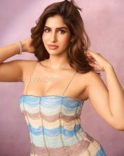 Dazzling Sakshi Malik Cleavage in a Multicolour Wave Beaded Mini Dress Photos 03