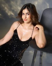 Glamorous Actress Sakshi Malik in a Black Sequin Backless Gown Photos 03