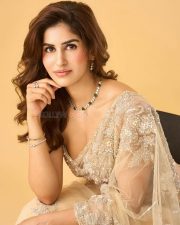 Glamorous Actress Sakshi Malik in a Cream Embroidered Net Saree Photos 01