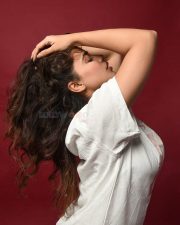 Gorgeous Ketika Sharma in a Printed White T Shirt Photos 01 Gorgeous Ketika Sharma in a Printed White T Shirt Photos 01