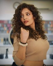 Gorgeous Ritika Singh in a Half Sleeve Light Brown Crop Top Pictures 04