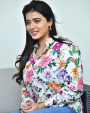 Heroine Ketika Sharma at Single Movie Interview Pictures 14